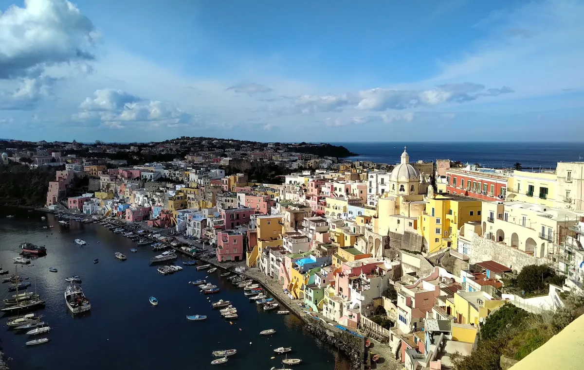 Dove mangiare a Procida spendendo poco: guida 2026 ai migliori indirizzi